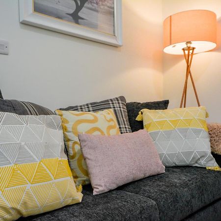 Stylish Suite With Free Parking マンチェスター エクステリア 写真